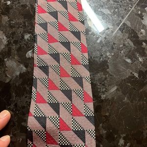 Mondoumo tie